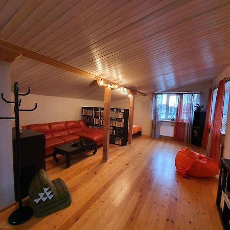 Studio Apartment And Free Airport Transfer Рига Экстерьер фото