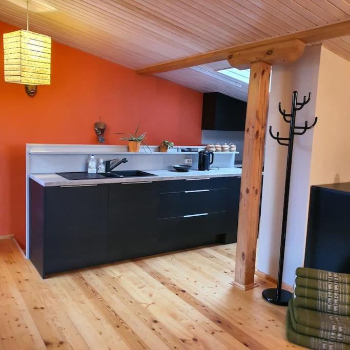 Studio Apartment And Free Airport Transfer Рига Экстерьер фото