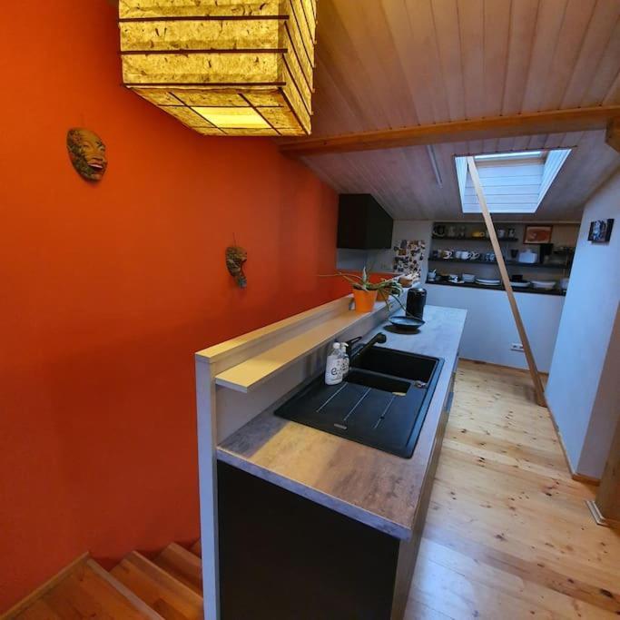 Studio Apartment And Free Airport Transfer Рига Экстерьер фото