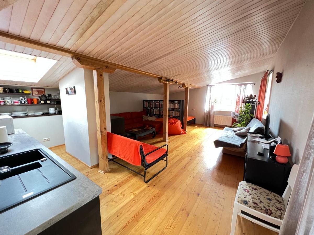 Studio Apartment And Free Airport Transfer Рига Экстерьер фото